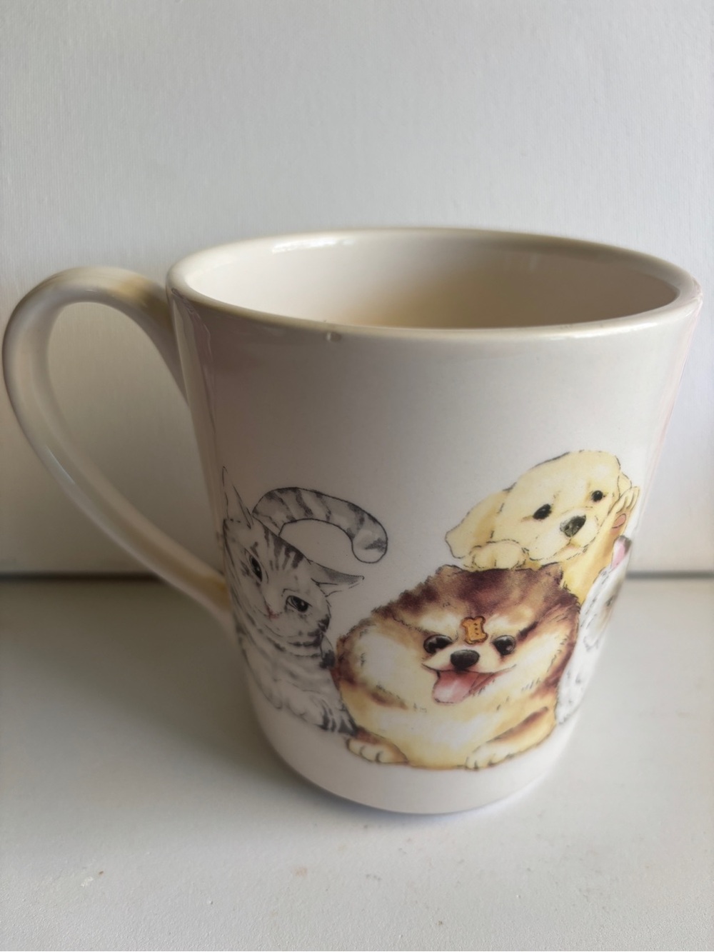 Mug/Pier 1 Cream Ceramic Mug with Puppy, Kitten & Pomeranian Illustrations